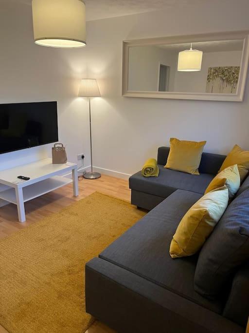 Glenbervie - Beautifully Refurbished, Self-Contained Apartment Dunfermline Luaran gambar